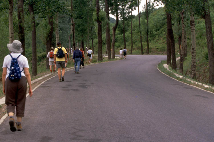 Hikers-on-road2